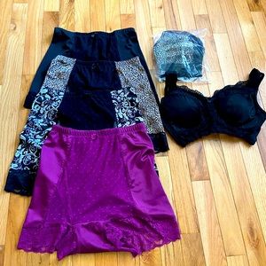 Rhonda Shear set of 4 panties/2 Bras size L /M